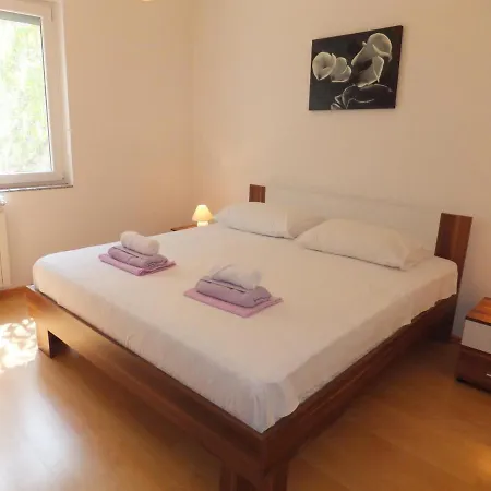 Apartment By The Sea - Gornja, Rab - 5054 Supetarska Draga